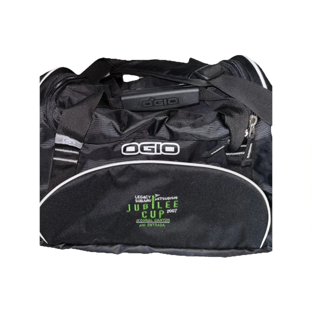 Ogio Travel Duffel Sports Gym Bag Team‎ Baseball Black Zippers Heavy Strap Golf
